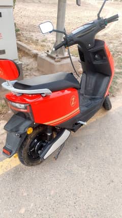 z evee electric scooty