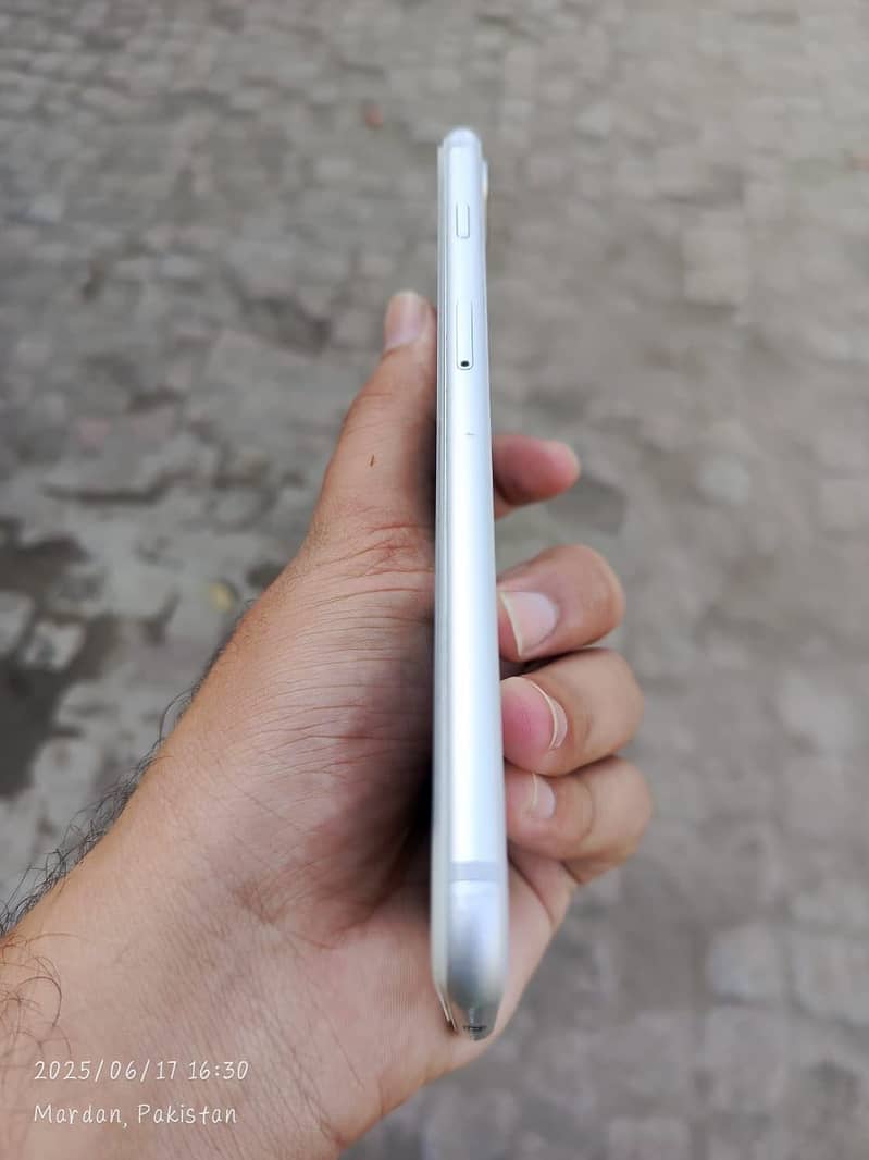 Iphone 8plus 256gb sim bypass sim active 4