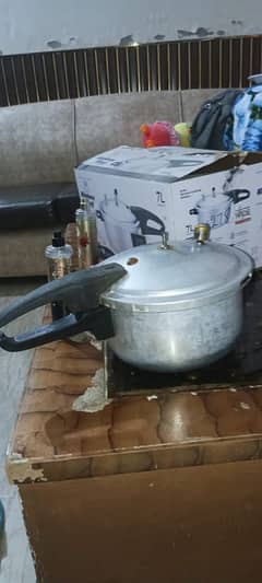 pressure cooker