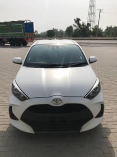 Yaris 21/25 Hatchback Unregistered Pearl White 4 Grade 65k km Japan
