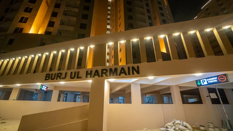 Burj-Ul-Harmain Flat Sized 2500 Square Feet Is Available 0