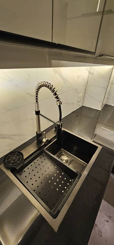 Burj-Ul-Harmain Flat Sized 2500 Square Feet Is Available 7