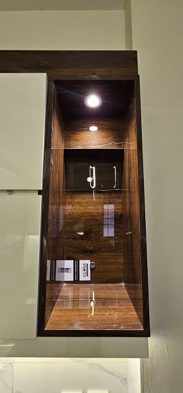 Burj-Ul-Harmain Flat Sized 2500 Square Feet Is Available 11