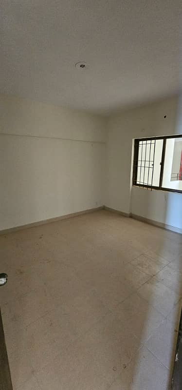 Burj-Ul-Harmain Flat Sized 2500 Square Feet Is Available 18