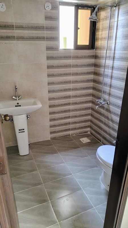 Burj-Ul-Harmain Flat Sized 2500 Square Feet Is Available 24