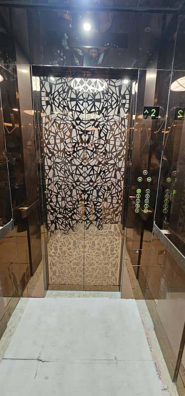 Burj-Ul-Harmain Flat Sized 2500 Square Feet Is Available 31