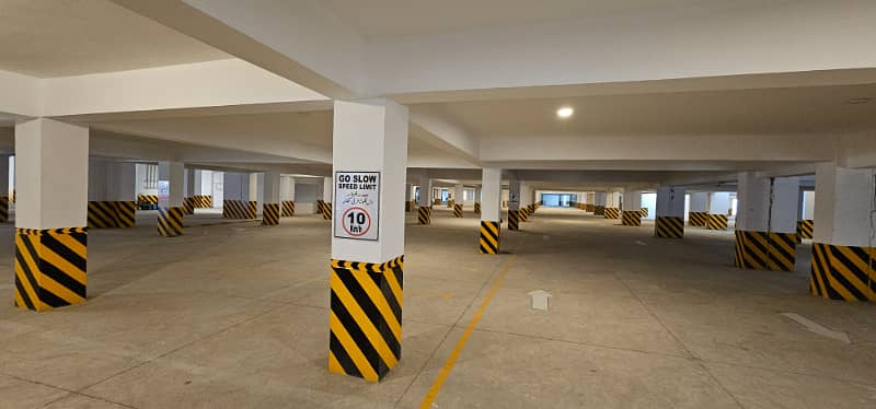 Burj-Ul-Harmain Flat Sized 2500 Square Feet Is Available 41