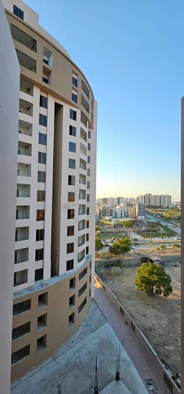 Burj-Ul-Harmain Flat Sized 2500 Square Feet Is Available 44