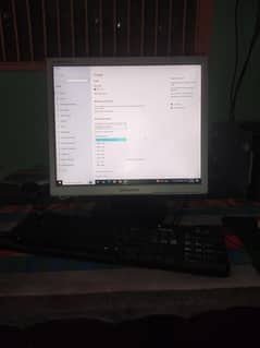 Dell (1280*1024 LCD 75hz) Monitor