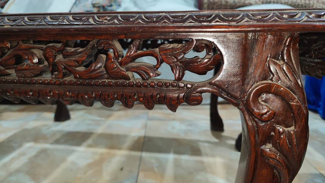 Sofa and table set 15
