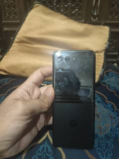 MOTO RAZR PLUS 2023 8gb/128gb SIM lock