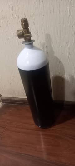 oxygen cylinder