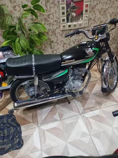 honda 125 2014 original condition  bht hi  care sa rakha hua
