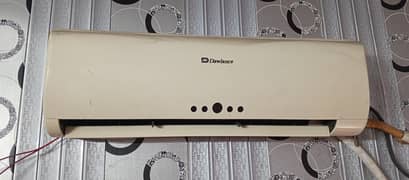 Dawlance 1.5 ton non inverter Ac in working condition in good price