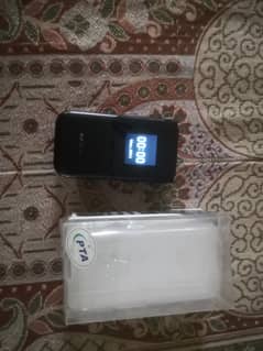 Nokia 2720 Flip with box and charger