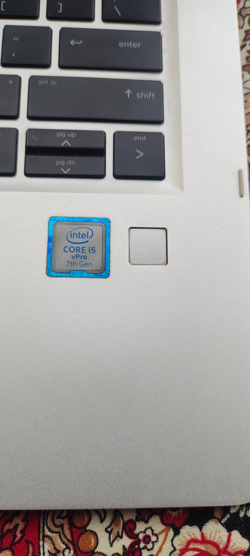 Touch Screen with Face ID and Finger Print, Core i5, 7th Generation 0
