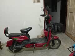 Electric scooti