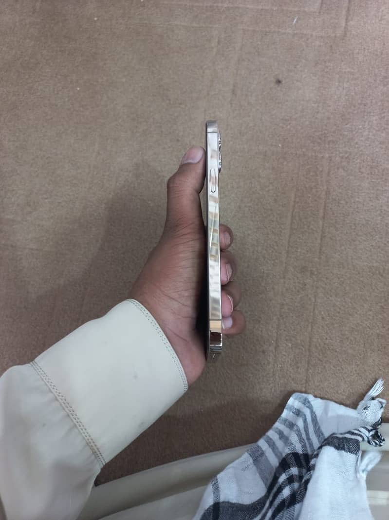 iPhone 12pro max Factory unlock condition 10/10 4