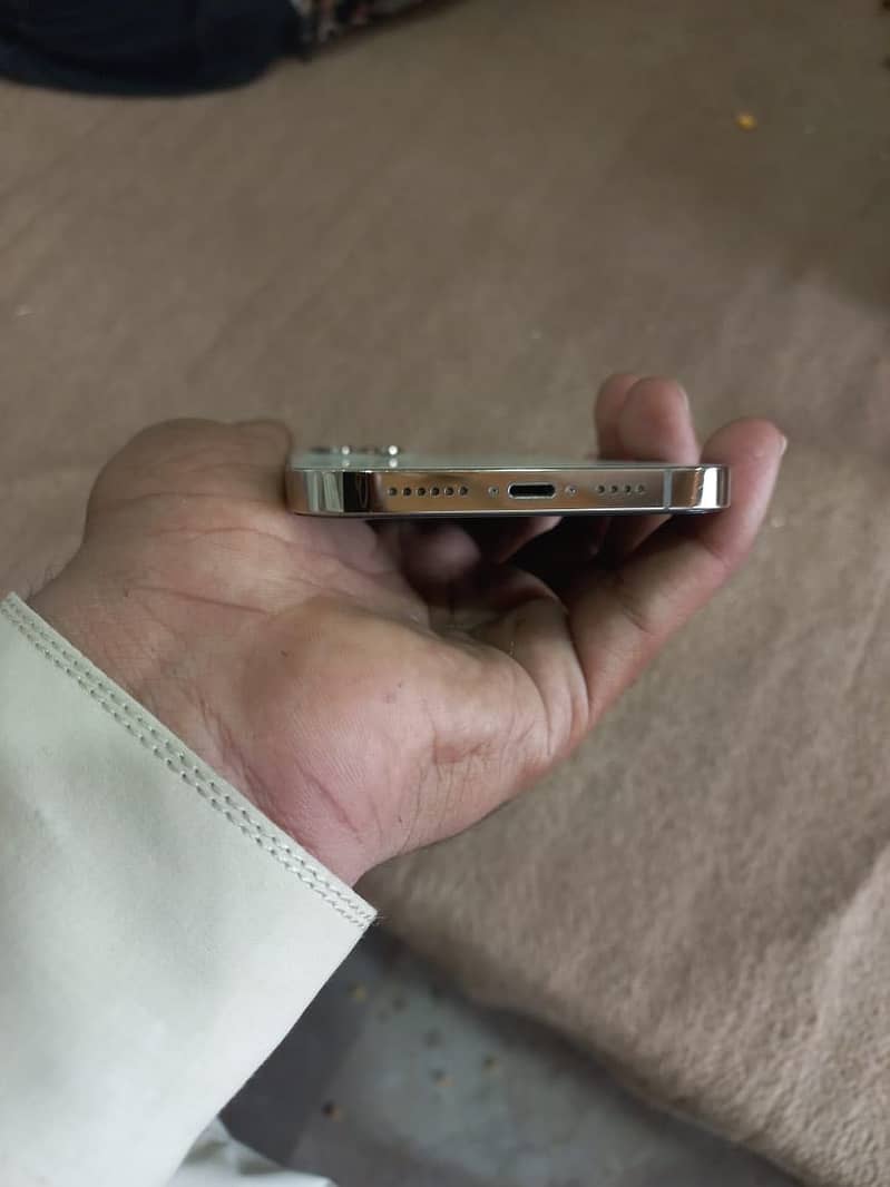 iPhone 12pro max Factory unlock condition 10/10 5
