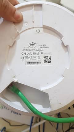 Unifi UAP-AC-LR with box 2 months used with POV 6 device available