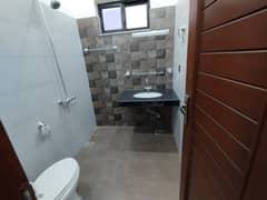 10 Marla Full House available for rent in F-15