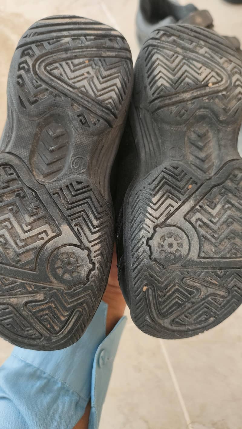 school shoes 10