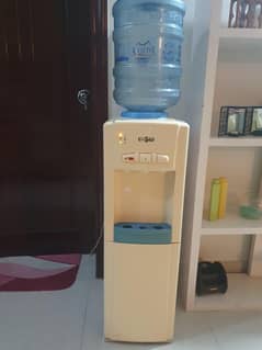water dispenser in very good condition