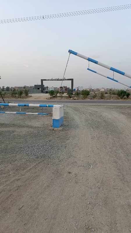 120 SQ YARD WEST OPEN TRANSFER PLOT IN BLOCK 4 PIR AHMED ZAMAN TOWN 0