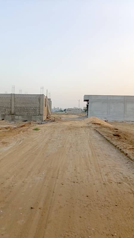 120 SQ YARD WEST OPEN TRANSFER PLOT IN BLOCK 4 PIR AHMED ZAMAN TOWN 10