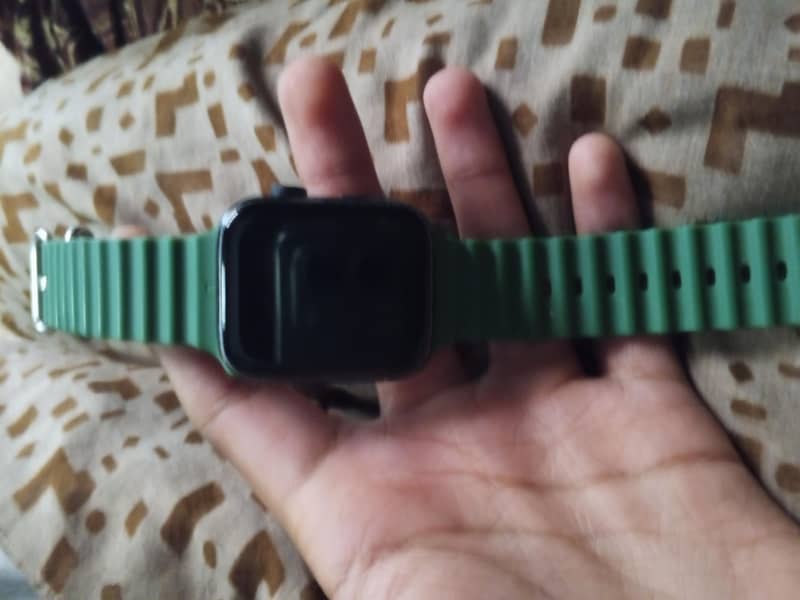 i8 pro max smart watch in used condition for sale 1 scratch on screen 7