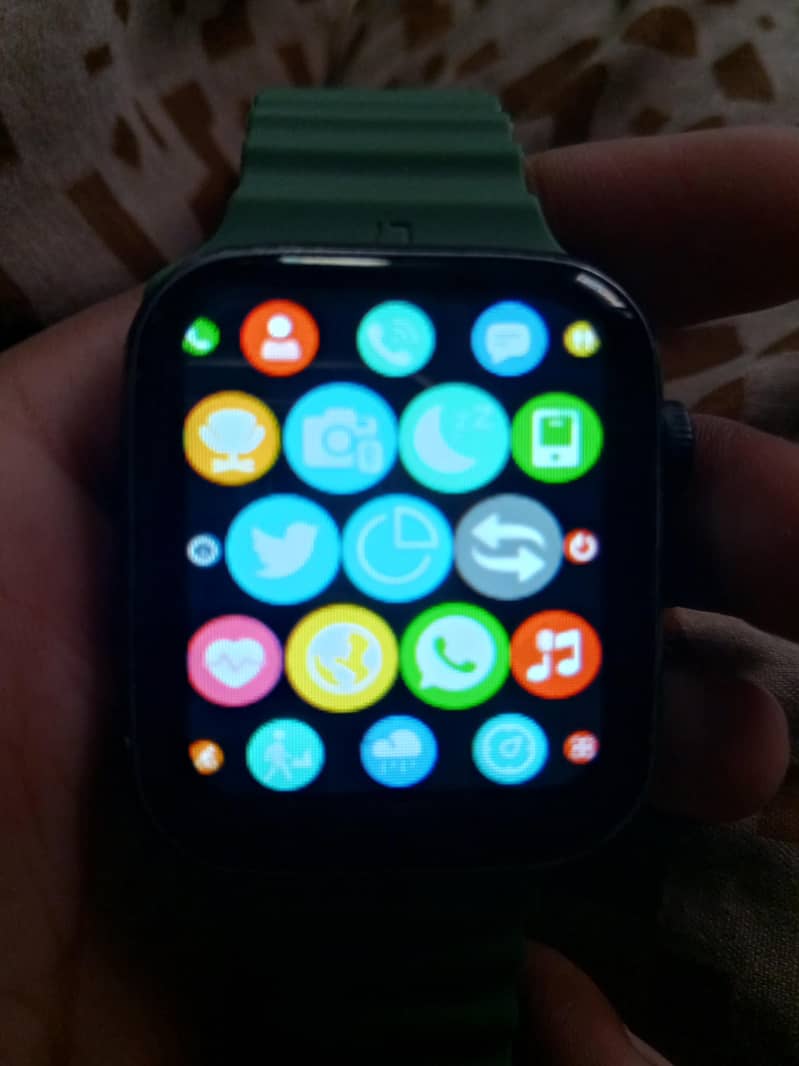 i8 pro max smart watch in used condition for sale 1 scratch on screen 8