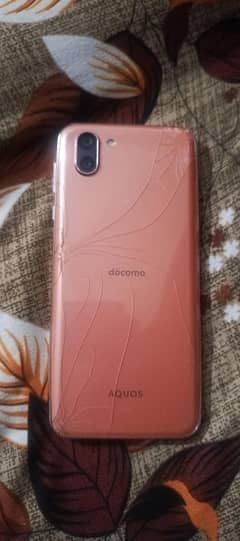 aquos r2