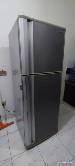 Large Size Orient Fridge for Sale – Excellent Condition – Urgent Deal!