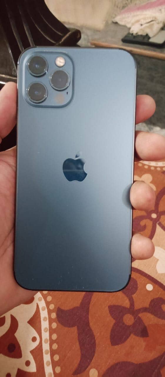 i phone 12 pro 10/9.9 1