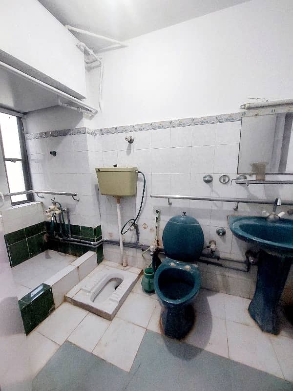 FLAT FOR SALE IN GULSHAN E IQBAL BLOCK 14 WEST OPEN FLAT 1ST FLOOR 16