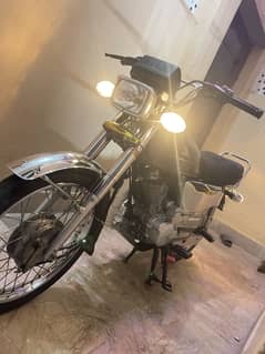 Honda 125 self Goldern number 0111