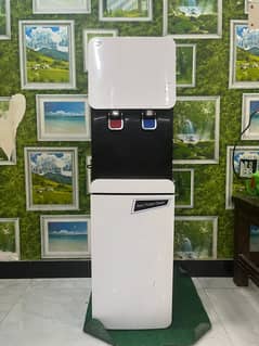 Pell Water Dispenser
