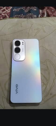 vivo y19s 6+6128 GB.