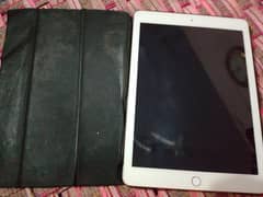 it's apple ipad sell with charger 8 month use normal use