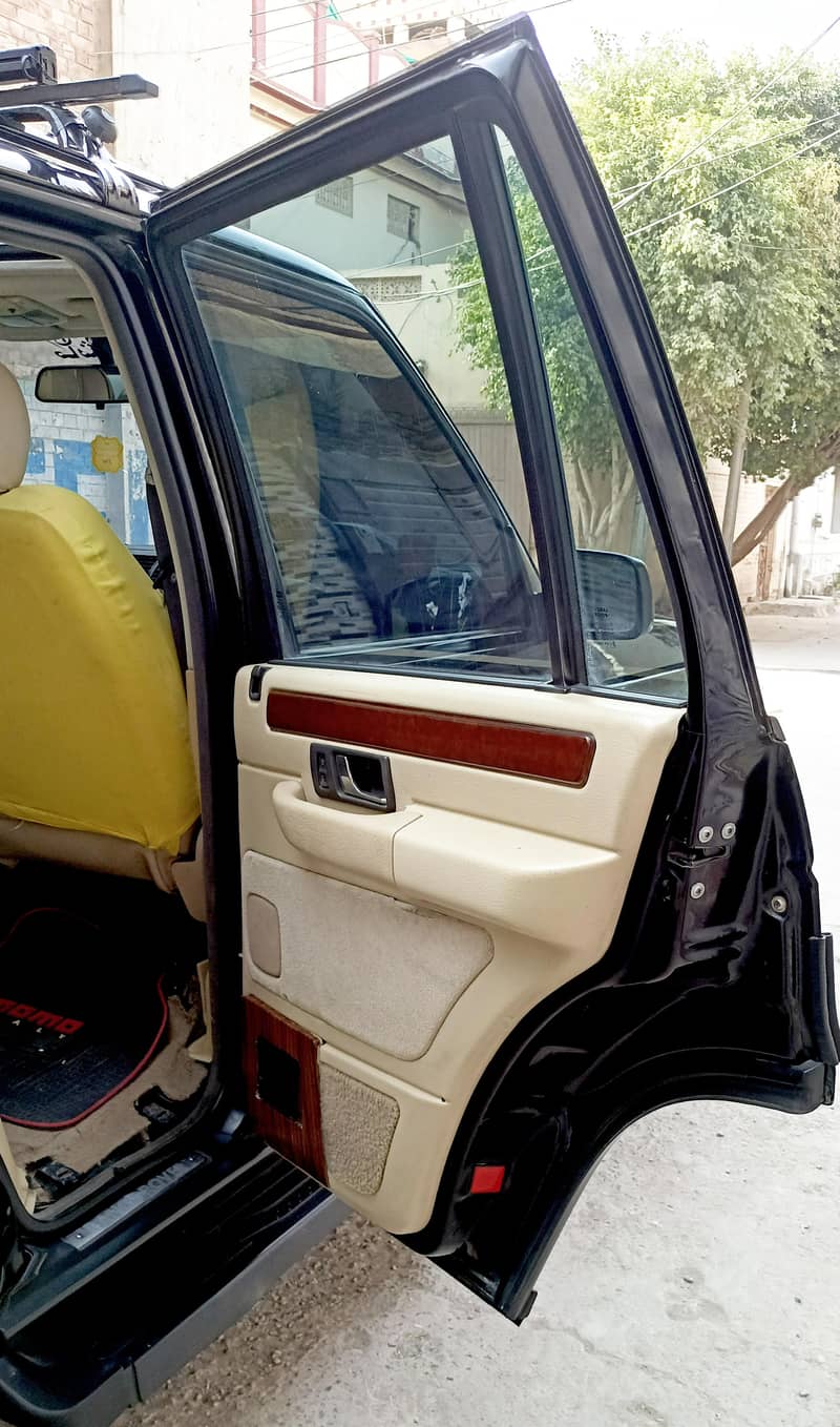 Exchange Possible 2000 Model Range Rover full option read add 13