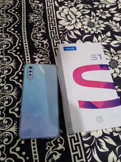 vivo s1 4 128 gb  with box charger