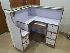 L Shaped Counter