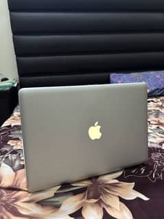 Macbook Pro 2009 MODEL BEST LAPTOP FOR PERSONAL AND OFFICE USE