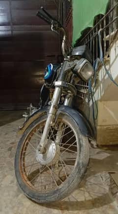 urgent sale krni hai muje new bike leni hai paiso main kami ho jaegi