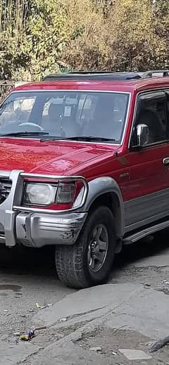 IslIslamabad tours kay liay Pajero jeep with driver rent kay liayliay