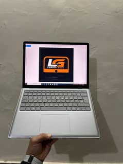 Surface Laptop 1 : Core i5 7th gen : 8/128
