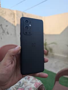 One plus 9 pro 12/256 gb non pta best for pub g.             8,9,10,11