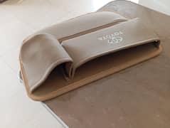 Corolla side pouch 03046666014