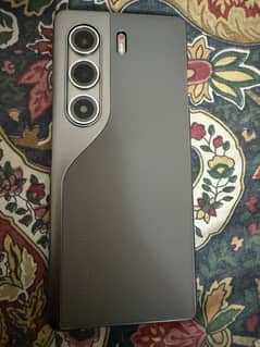 Tecno camon 40 pro