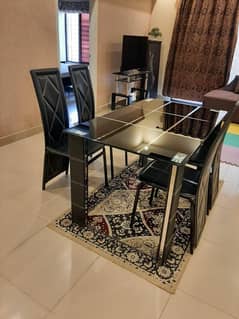 Branded Dining table of Zubaidas